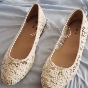 NWT size 12 Torrid ivory lace ballet flat shoes